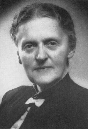 Annie Giæver 1882 - 1956.jpg