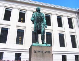 Middelthuns statue av Anton Martin Schweigaard på Universitetsplassen i Oslo, reist 1883. Foto: Stig Rune Pedersen (2014).