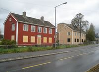 I Grorudveien 3 - 5 ligger gamle arbeiderboliger som (pr. 2012) er under restaurering. Foto: Stig Rune Pedersen