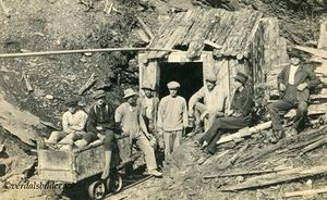 Arbeidsfolk malså gruver 1917.jpg
