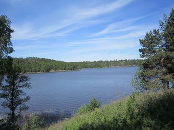 Aremarksjøen ved Aremark kirke.jpg