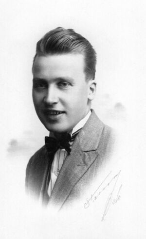 Arne Momrak som ung.jpg