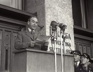 Arne Paasche Aasen 1 mai 1946.jpg