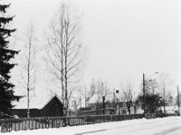 Nr. 62–64: Husmannsplassen Arnebråten. Foto: Christian Dons/Oslo Museum (ca. 1970).