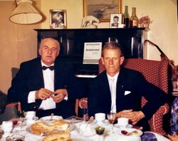 Reidar Odd Arnessen og Alf Hagen var svogere - her fotografert etter krigen.