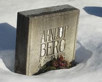 112. Arnljot Berg gravminne.jpg