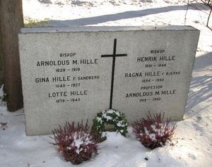Arnoldus Hille familegravminne Oslo.jpg
