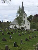 276. Ask kirke og kirkegård 2015.JPG