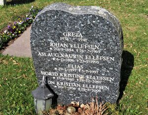 Aslaug Kaurin og Johan Fredrik Ellefsen gravminne.JPG