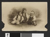 478. Astri, Sigurd og Liv Eyde - no-nb digifoto 20160429 00214 bldsa EYDE 5 17A 033.jpg