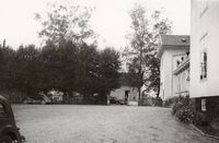 Gårdsplasse ved Austad gård i 1948. Foto: Halvor Vreim