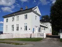 Austad gård sett mot øst fra Sigurds gate. Foto: Stig Rune Pedersen