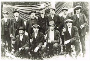 Austbygde Skyttarlag rundt 1912-15.jpeg