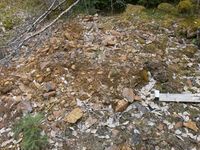 Slagghaug utafor en av gruvene. Foto: Chris Nyborg (2013)