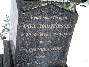 Axel Johannessen gravminne Oslo.jpg