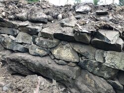 Rester av den opprinnelige buekonstruksjonen.