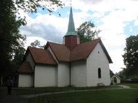 Kirken sett fra nordøst. Foto: Siri Johannessen (2016).