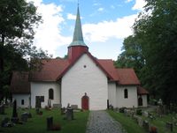 Kirken sett fra syd. Foto: Siri Johannessen (2016).