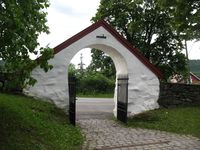 Portalen mot Kirkeveien. Foto: Siri Johannessen (2016).