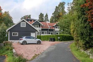 Bærum Rektor Hertzbergs vei 230927.jpg