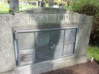 26. Baanrud familiegravminne Vestre gravlund Oslo.jpg