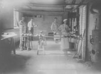 Interiør fra bakeriet i 1930.
