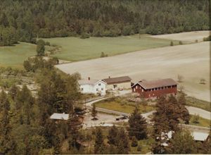 Bakkerud gård, Fiskum - WF302.jpg