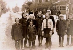 Barn i Storgata i Lillestrøm under andre verdenskrig. Fotokilde Dworacek senior.