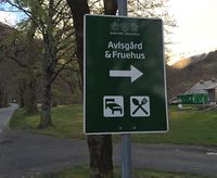 196. Baroniet Rosendal Avlsgård og Fruehus skilt 2015.jpg