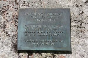 Bauta etter Knut Gjengedal.jpeg