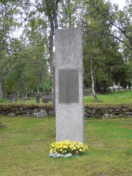 Fil:Bautaen ved Sorvik kirke.jpg