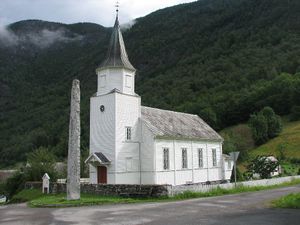 Bautasteinen i Fresvik.jpg