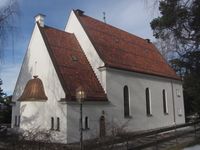 Bekkelaget kirke ligger ved Bekkelaget kirkegård. Foto: Stig Rune Pedersen