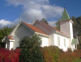 Bekkestranda kapell Sande i Vestfold 2012.jpg