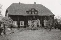 42. Berg Nedre Sandsvær, Hedenstad, Buskerud - Riksantikvaren-T066 01 0100.jpg