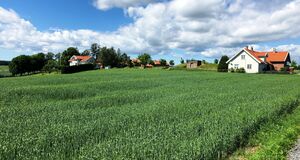 Berg gård med pumpestasjon.JPG