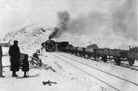 Dampdreven roterende snøplog på Haugastøl. Foto: Ukjent/Nasjonalbiblioteket (1907).