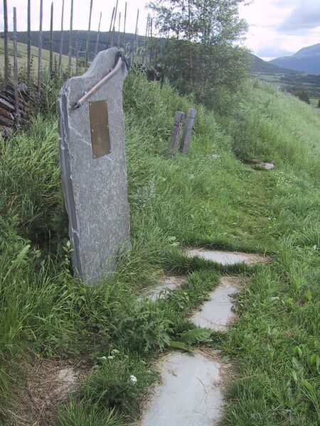 Fil:Bergseng kirketuft.JPG