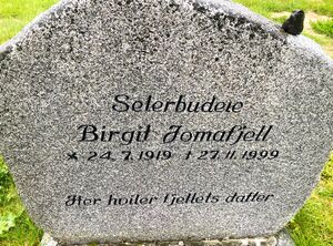 Birgit Jomafjell gravminne Uvdal.jpg