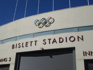 Bislett stadion Oslo Maratonporten 2013.jpg