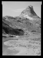 117. Bispen, Trollstigen - no-nb digifoto 20150219 00131 NB MIT FNR 16432.jpg