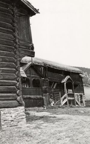 Bjølstad, Oppland - Riksantikvaren-T125 01 0548.jpg