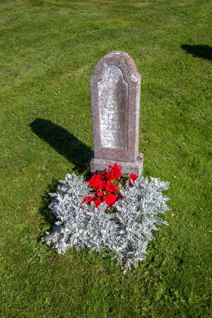 Bjørnerud gravstein 200901.jpg