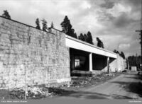 Gml. Bjørnsletta stasjon: Brua over Vækerøveien sett fra Bærumsveien. Foto: Robert Charles Wilse/Oslo Museum (ca 1945).