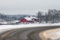 Østre Molle gård ligger på motsatt side av E18. Foto: Leif-Harald Ruud (2022)
