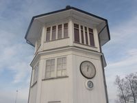 Det gamle kommentatortårnet på Bjerkebanen er fredet. Foto: Stig Rune Pedersen