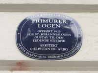 50. Blå plakett Frimurerlogen Gamle Kirkeplass Drammen 2014.jpg