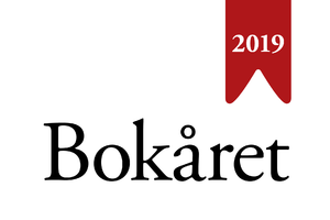 Bokåret 2019 logo bred hvit.png