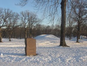 Borreparken med Borrehaugene Vestfold.jpg