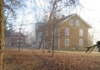 Bråte gård med hovedbygning, stabbur og litt av forpakterboligen 2008.